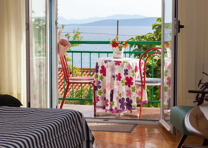 Matilija 아파트 *